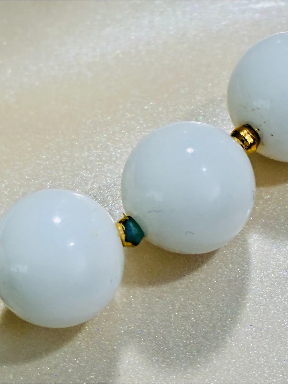 VTG Classic White Bead Necklace with Gold Accents Retro MCM Every Day Casual